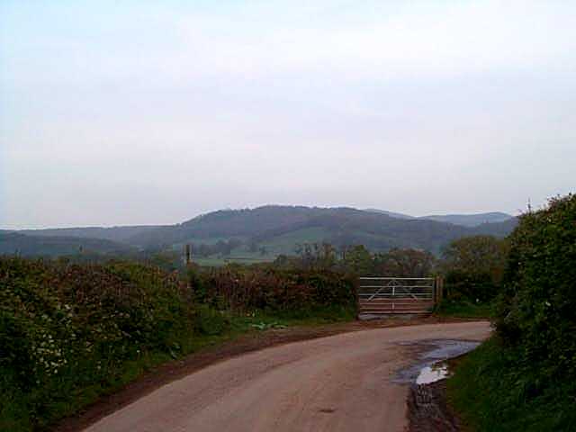 E towards Netherly Hall from lane off B4214