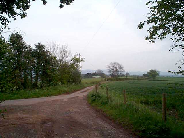 E along Tanhouse Lane towards Pitlock Farm