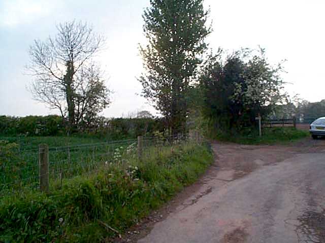W from Tanhouse Lane towards Homehouse farm