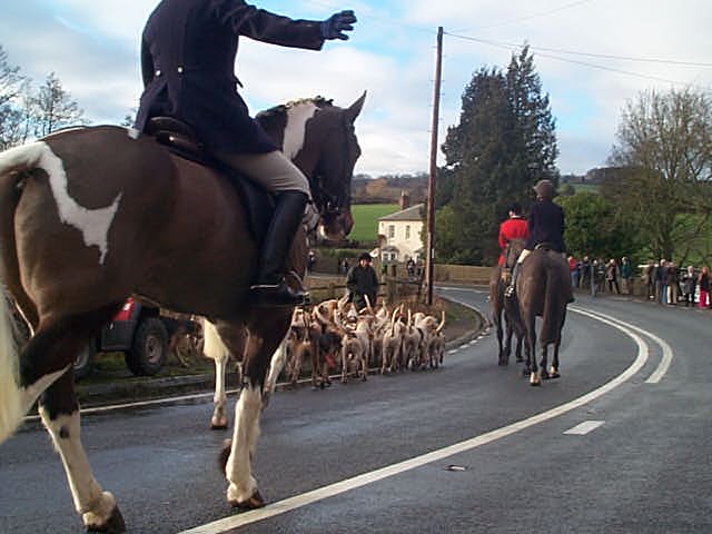 Turn right over the bridge to the Prancing Pony (the pub previously known as the Seven Stars)