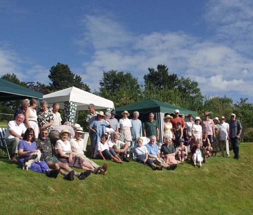 Newsletter picnic July 2002